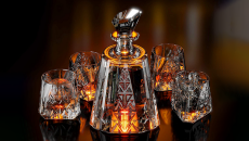 Aztec Whiskey decanter and glass set